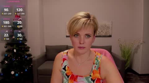 Snapshot of julia_wilsons chatting on December 16, 2024, 1:32 pm Julia online show from December 16, 2024, 1:32 pm