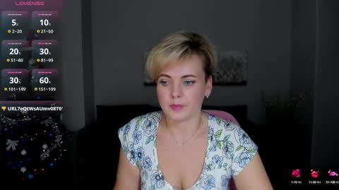 Snapshot of julia_wilsons chatting on December 17, 2024, 1:05 pm Julia online show from December 17, 2024, 1:05 pm