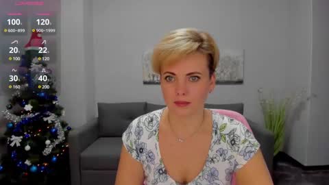 Snapshot of julia_wilsons chatting on December 18, 2024, 6:53 am Julia online show from December 18, 2024, 6:53 am