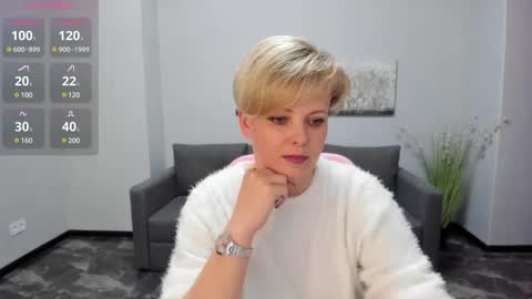 Snapshot of julia_wilsons chatting on January 16, 2025, 12:53 pm Julia online show from January 16, 2025, 12:53 pm