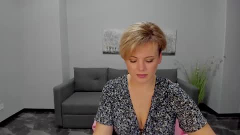 Snapshot of julia_wilsons chatting on January 28, 2025, 9:51 am Julia online show from January 28, 2025, 9:51 am