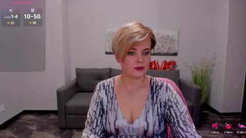 Snapshot of julia_wilsons chatting on February 17, 2025, 12:48 pm Julia online show from February 17, 2025, 12:48 pm