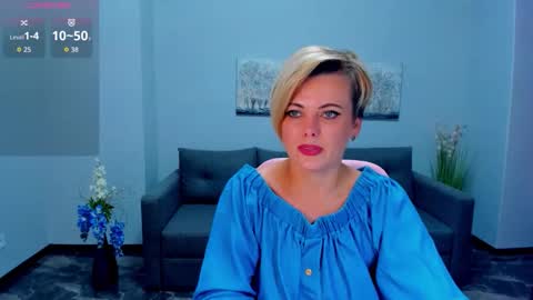 Snapshot of julia_wilsons chatting on September 19, 2025, 6:15 am Julia online show from September 19, 2025, 6:15 am