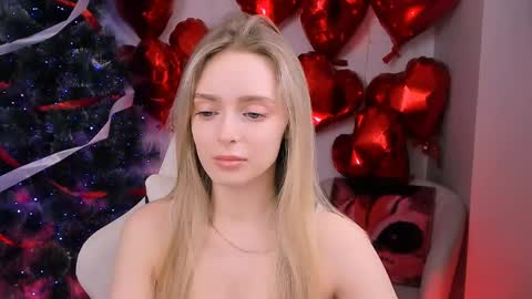 Julia online show from March 18, 2026, 2:53 pm