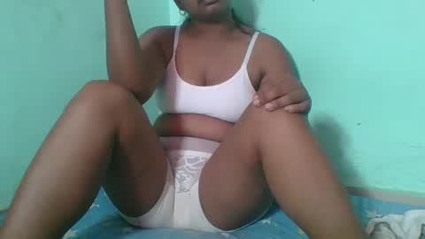 Snapshot of juliah02 chatting on February 12, 2025, 5:58 am juliah02 online show from February 12, 2025, 5:58 am