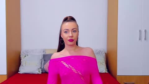 juliahaiee online show from February 22, 2025, 9:59 pm