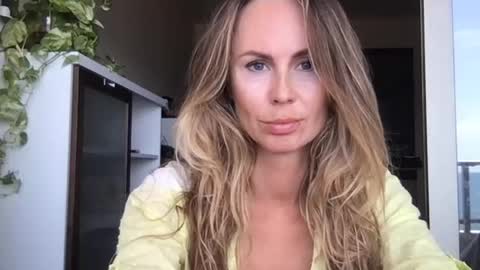 Snapshot of julialemilf chatting on June 17, 2026, 10:28 am julialemilf online show from June 17, 2026, 10:28 am