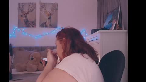 julialiones online show from February 23, 2025, 7:17 pm