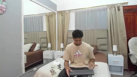 julian billy online show from February 13, 2025, 11:39 am