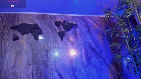 JULIAN  online show from April 21, 2026, 1:42 am