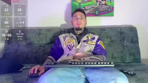 Julian independent model online show from November 11, 2025, 10:21 pm