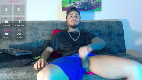 Julian independent model online show from December 19, 2025, 4:52 am