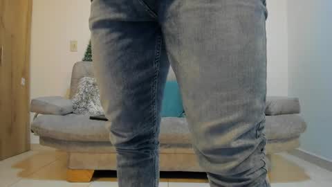 julian_wallace online show from January 9, 2025, 2:22 am