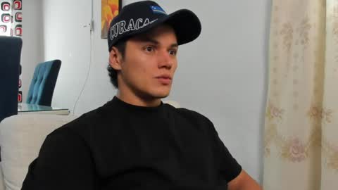 julian_wallace1 online show from June 23, 2026, 1:42 pm
