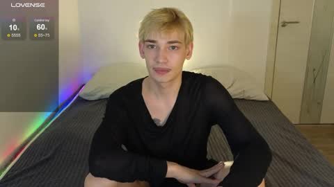 Snapshot of julian_win chatting on April 24, 2026, 11:07 pm Eren online show from April 24, 2026, 11:07 pm