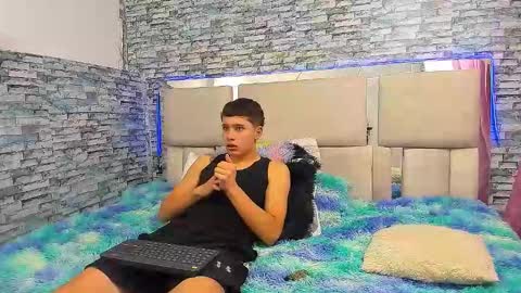 julian online show from October 15, 2025, 3:23 pm