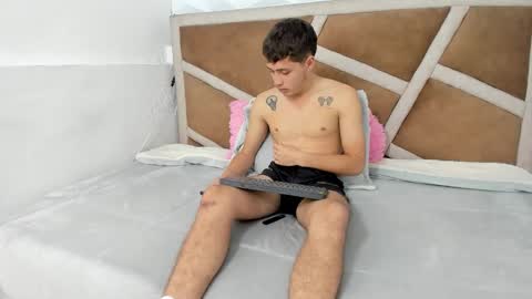 julian online show from November 25, 2025, 5:24 pm