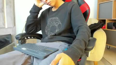 Julian online show from May 27, 2026, 7:11 pm