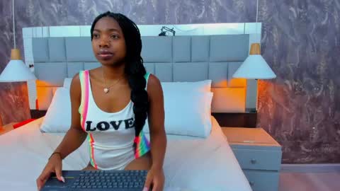 Snapshot of juliana_glam chatting on May 19, 2026, 2:23 pm juliana_glam online show from May 19, 2026, 2:23 pm