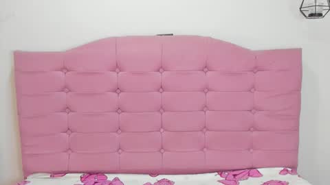 Juliana online show from November 19, 2025, 11:54 am