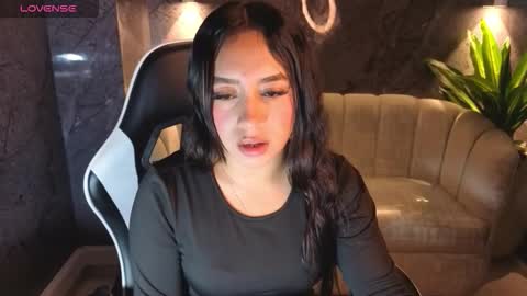 Snapshot of juliana_tx chatting on December 22, 2025, 12:57 pm Online 2200 to 600 online show from December 22, 2025, 12:57 pm