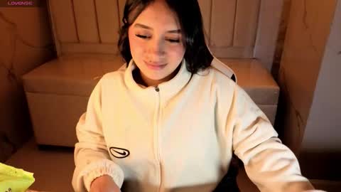 Snapshot of juliana_tx chatting on January 13, 2026, 12:54 pm Online 2200 to 600 online show from January 13, 2026, 12:54 pm