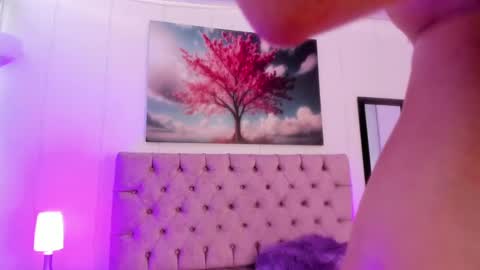  JULIANA CASTRO online show from January 15, 2025, 5:47 pm