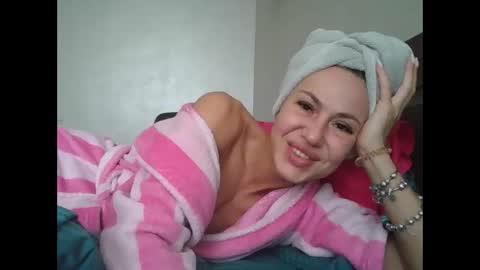 julianagold1 online show from February 5, 2025, 7:39 am