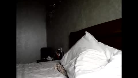 julianagold1 online show from January 5, 2026, 9:40 pm