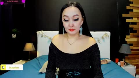 Julianna online show from February 8, 2025, 3:00 pm