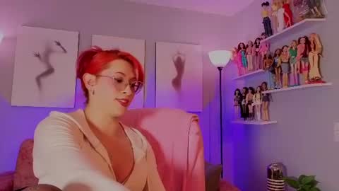 Snapshot of julianna_saenz chatting on June 21, 2026, 10:56 pm Juliana online show from June 21, 2026, 10:56 pm