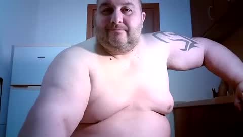 Snapshot of julianoparno chatting on June 1, 2026, 1:18 am Juliano online show from June 1, 2026, 1:18 am