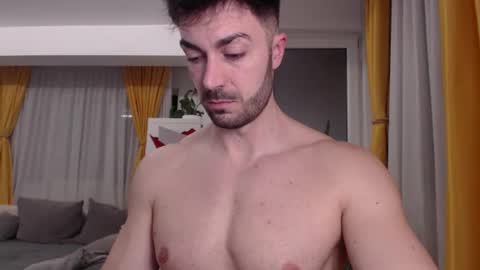 JulianRoyce online show from April 5, 2026, 11:35 pm