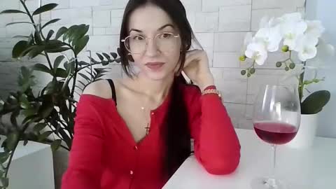 Julia online show from February 4, 2026, 1:28 pm