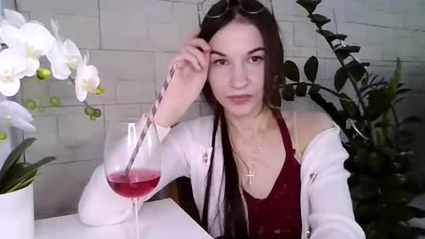 Julia online show from February 27, 2026, 3:34 pm