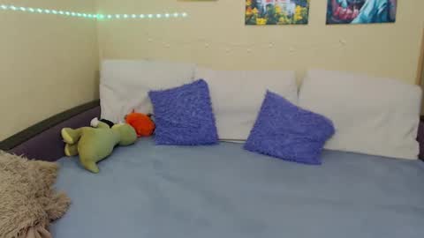 Jul online show from January 22, 2025, 3:18 pm