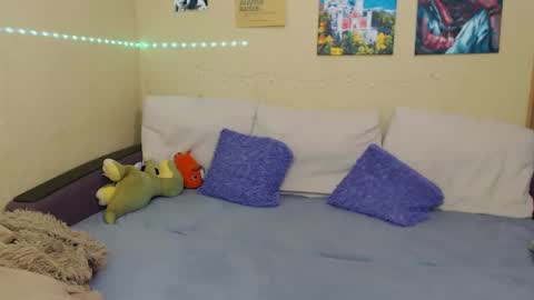 Jul online show from January 24, 2025, 3:02 pm