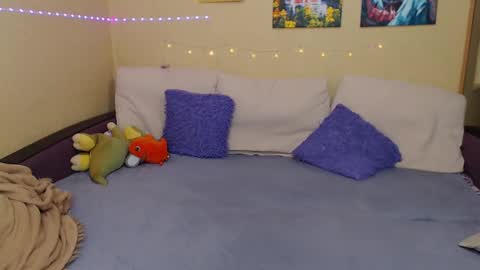 Jul online show from January 26, 2025, 3:58 pm