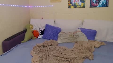 Jul online show from February 6, 2025, 8:56 pm