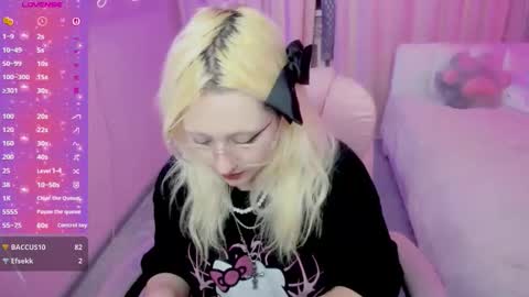 JuliaSharkk online show from November 20, 2025, 9:58 pm