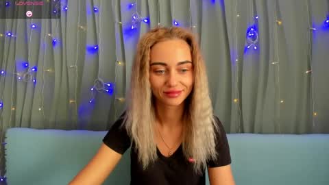 Yulya online show from April 8, 2026, 3:06 am