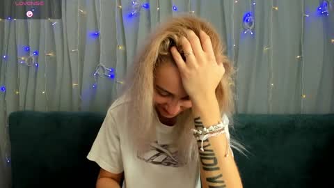 Yulya online show from April 21, 2026, 3:02 am