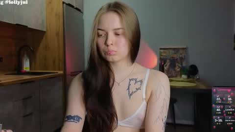 julidropp online show from March 7, 2025, 8:00 pm