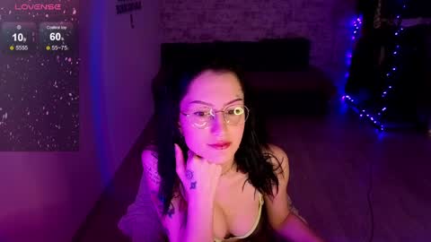 Snapshot of julie__rayls chatting on April 8, 2026, 8:20 pm see u next time 1700 UTC 0 3 online show from April 8, 2026, 8:20 pm
