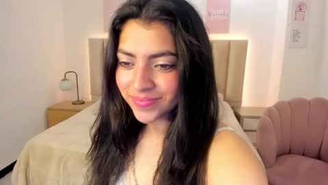 julie_devani online show from November 20, 2025, 8:41 pm