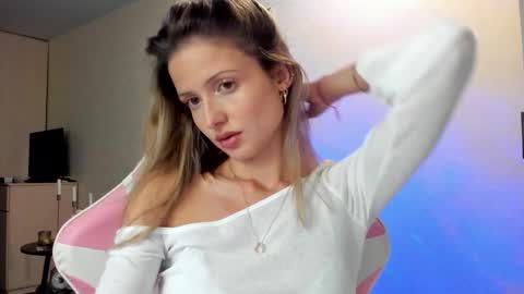 Julie online show from September 26, 2025, 5:28 pm