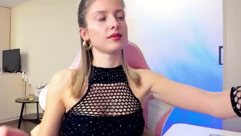 Julie online show from October 7, 2025, 4:48 pm