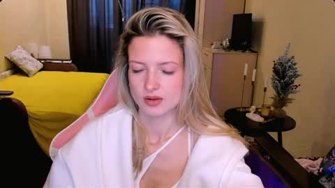 Julie online show from December 21, 2025, 8:43 am