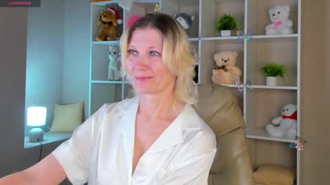 Julie Lucasss online show from February 23, 2026, 1:03 am