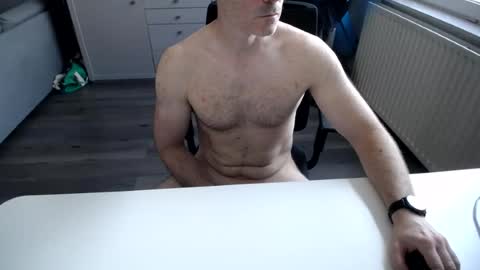 Snapshot of julienneedyou chatting on June 15, 2026, 8:16 am julienneedyou online show from June 15, 2026, 8:16 am